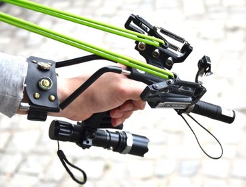 ПРОФЕССИОНАЛЬНЫЙ ОДИНОЧНЫЙ ЛАЗЕРНЫЙ ФОНАРЬ НА АККУМУЛЯТОРЕ ЗУМ МОЩНЫЙ