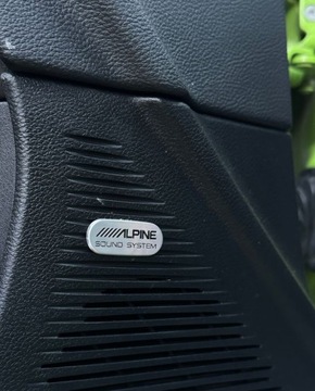 Dodge Challenger III 2015 Dodge Challenger Dodge Challenger 6.4 SRT Scat Pack SHAKER alpine alcantar, zdjęcie 19