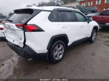 Toyota 2024 Toyota RAV4 2024 Toyota RAV4 XLE AWD (Natl) 2.5 Benzyna 203KM, zdjęcie 3