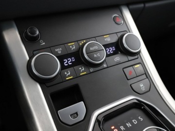 Land Rover Range Rover Evoque I SUV 5d Facelifting 2.0D TD4 150KM 2015 Land Rover Range Rover Evoque 2.0Td4 Automat SE, zdjęcie 24