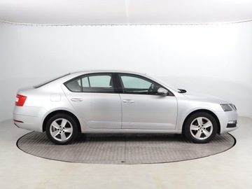 Skoda Octavia III Liftback Facelifting 1.6 TDI 115KM 2019 Skoda Octavia 1.6 TDI, Salon Polska, Klima, zdjęcie 5