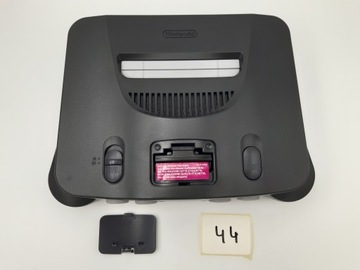 КОНСОЛЬ NINTENDO 64, ЕВРОПЕЙСКАЯ ВЕРСИЯ, ЧЕРНАЯ + ОРИГИНАЛЬНЫЕ АКСЕССУАРЫ