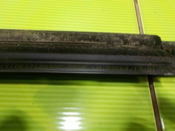 DODGE JOURNEY 10R LIŠTA ZHRNUJÍCÍ DVEŘE LEVÝ ZADNÍ 05076859AC