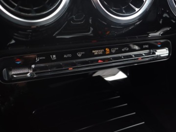 Mercedes Klasa A W177/V177 Hatchback Facelifting 1.3 180 136KM 2022 Mercedes A A 180, Salon Polska, Serwis ASO, zdjęcie 14