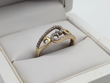 Złoty pierścionek PR. 585 W. 2,51g R. 18,5