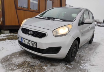 Kia Venga Mikrovan 1.4 DOHC CVVT 90KM 2011 Kia Venga 2011r, 1.4 Benzyna. Lekko uszkodzony lewy tyl. Jezdzi 1.4 90KM, zdjęcie 1