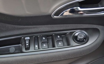 Opel Mokka I SUV 1.4 Turbo ECOTEC 140KM 2015 Opel Mokka 1.4 Benzyna 4x4 Tempomat Cz. parkowania Klimatyzacja 1.4 Benzyna, zdjęcie 22