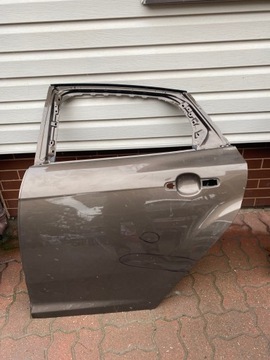 FORD FOCUS MK3 10-18 KOMBI DRZWI LEWE TYLNE