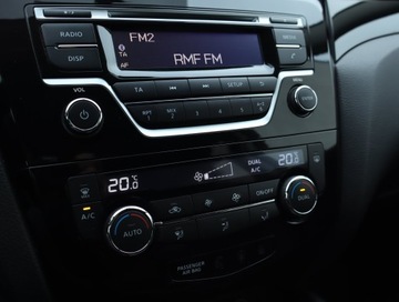 Nissan Qashqai II Crossover 1.2 DIG-T 115KM 2017 Nissan Qashqai 1.2 DIG-T, Salon Polska, zdjęcie 11