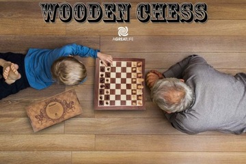 Деревянные шахматы – логическая игра для детей.