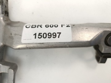 HONDA CBR 600 F2 КОМПЛЕКТ ПОДСТАВКА ДЛЯ НОГ ПАССАЖИРА ЛЕВАЯ