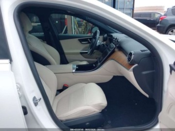 Mercedes Klasa C W206 2024 Mercedes-Benz Klasa C 300 2024 2.0l 2.0 Benzyna 255KM, zdjęcie 9