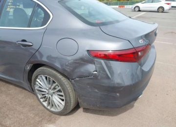 Alfa Romeo Giulia II 2017 Alfa Romeo Giulia 2017r., Ti Awd, 2L, od ubezpieczalni 2.0 Benzyna 284KM, zdjęcie 8