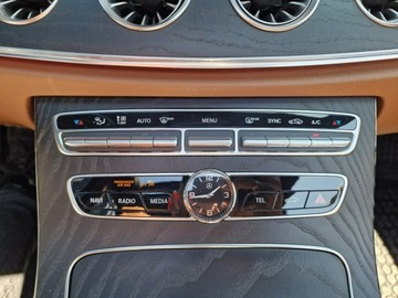 Mercedes Klasa E W213 Coupe 2.0 220d 194KM 2019 Mercedes E 220 2.2 CDI 194 KM, 4-Matic, Kamery, zdjęcie 24