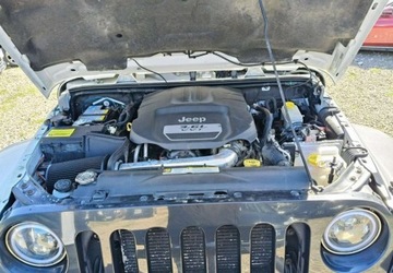 Jeep Wrangler III Unlimited Facelifting 3.6 V6 286KM 2012 Jeep Wrangler Jeep Wrangler 3.6 Benzyna 286KM, zdjęcie 11