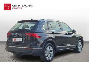 Volkswagen Tiguan II SUV Facelifting 2.0 TDI 150KM 2021 Volkswagen Tiguan Life 2.0TDI 150KM DSG App Connet Czuj Park. Pod.Fotele T, zdjęcie 4