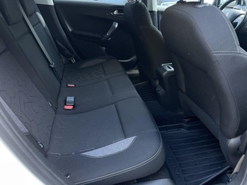 Peugeot 2008 I SUV Facelifting 1.2 PureTech 82KM 2018 Peugeot 2008 ! Nawigacja ! Tempomat ! Klimatyzacja, zdjęcie 6