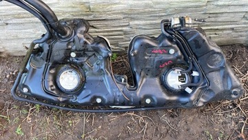 MERCEDES W203 NÁDRŽ PALIVA 1.8 BENZÍN