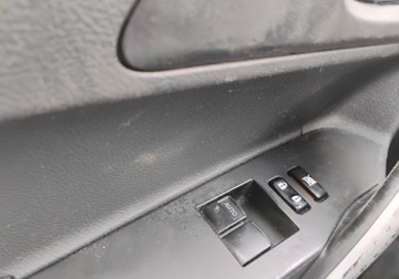 Toyota Auris II Hatchback 5d Dual VVT-i 100 99KM 2014 Toyota Auris 2014r, 1.3 Benzyna. Uszkodzony prawy tyl. Jezdzi. 1.3 99KM, zdjęcie 9