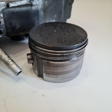 BRIGGS & STRATTON QUATTRO 3,5HP KARTER CYLINDER TŁOK KPL