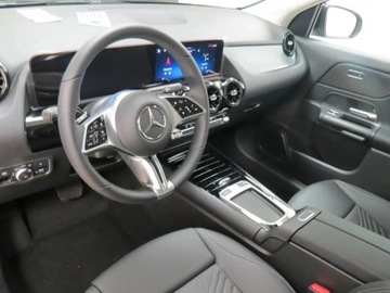 Mercedes GLA II Off-roader Facelifting 2.0 220 190KM 2025 GLA 220 4-Matic Progressive 2.0 (190KM) 2025, zdjęcie 6