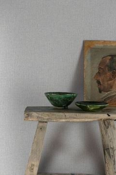 серые обои с имитацией холста