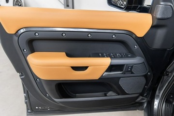 Land Rover Defender IV (L663) 90 3.0 i6P 400KM 2022 Land Rover Defender 110 3.0 P400 X-Dynamic HSE., zdjęcie 25