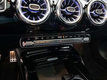 Mercedes Klasa A W177/V177 Sedan AMG 2.0 AMG 35 306KM 2021 MERCEDES-BENZ A Klasa A 35 AMG Sedan 2.0 306KM 2021, zdjęcie 22