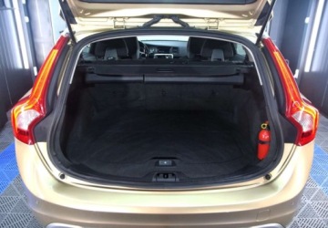 Volvo V60 I Kombi 2.0 D3 163KM 2011 Volvo V60 D3_ Automat_ Hak_ Skory_ Nawigacja_ 2.0 Diesel 163KM, zdjęcie 7