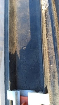 LIŠTA DVEŘE PRAVÝ ZADNÍ VW PASSAT B4