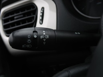 Citroen C-Elysee II Sedan Facelifting 1.2 PureTech 82KM 2019 Citroen C-Elysee 1.2 PureTech, Salon Polska, zdjęcie 16