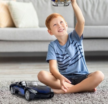 SAMOCHÓD WYŚCIGOWY RC ZDALNIE STEROWANY NA PILOTA KABRIOLET ŚWIECĄ ŚWIATŁA