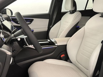 Mercedes GLC C254/X254 2025 MERCEDES-BENZ GLC 200 d 4-Matic AMG Line 2.0 (163KM) 2025, zdjęcie 6