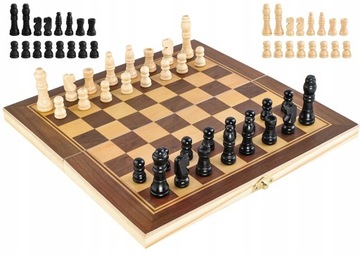 Деревянные шахматные фигуры в футляре BOX 30 х 30 см.