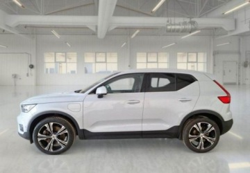 Volvo XC40 Crossover Plug-In Facelifting 1.5 T5 262KM 2022 Volvo XC 40 Plug-In T5 Navi Virtual Tempomat Panorama Kamera FV23, zdjęcie 6