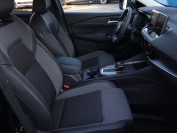 Nissan Qashqai III Crossover Facelifting 1.3 DIG-T MHEV 158KM 2025 Nissan Qashqai 1.3 DIG-T MHEV, 1. Właściciel, zdjęcie 8