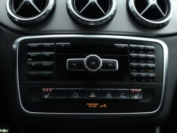 Mercedes GLA I Off-roader 1.6 200 156KM 2015 Mercedes GLA GLA 200, Salon Polska, Automat, zdjęcie 12