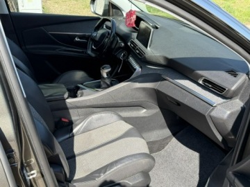 Peugeot 3008 II Crossover 1.2 PureTech 130KM 2017 Peugeot 3008 Opłacony Mały przebieg 1.2 Allure, zdjęcie 6