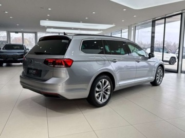 Volkswagen Passat B8 Variant Facelifting 2.0 TDI SCR 150KM 2020 Volkswagen Passat EVO Business Kamera cofania Asystent parkowania ACC, zdjęcie 3