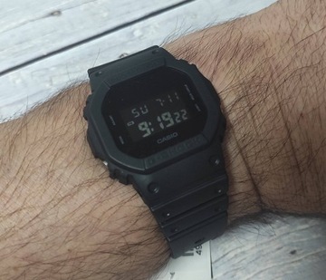 ZEGAREK CASIO G-SHOCK DW-5600BB-1ER KOSTKA WR200