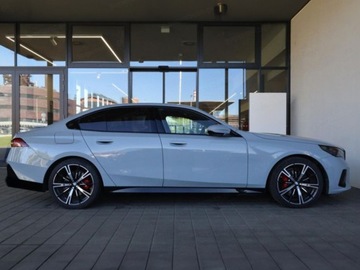 BMW Seria 5 G90-91 2025 540d xDrive Sport Sedan 3.0 (303KM) 2025, zdjęcie 2