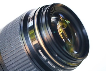 Canon EF 100 Macro mm f/2.8 USM идеален