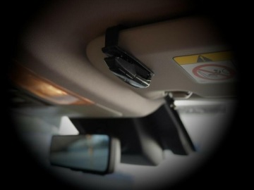 ДЕРЖАТЕЛЬ ОЧКОВ ДЛЯ СОЛНЦЕЗАЩИТНОГО КОЗЫРЕВА 48171