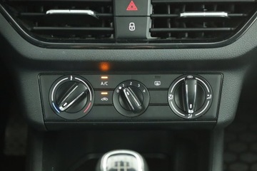 Skoda Kamiq Crossover 1.0 TSI 95KM 2020 Skoda Kamiq 1.0 TSI, Salon Polska, Serwis ASO, zdjęcie 9