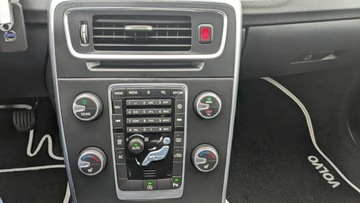 Volvo V60 I Kombi Facelifting 2.0 D2 DRIVE-E 120KM 2015 Volvo V60 2.0D 120PS OPŁACONY Bezwypadkowy Serwis, zdjęcie 29