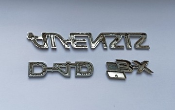 NÁPIS ZNAK TOYOTA AVENSIS II 03-09R
