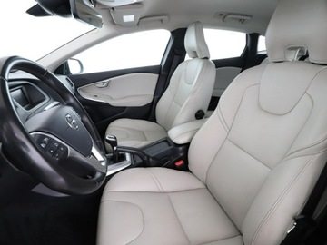 Volvo V40 II Cross Country Facelifting 2.0 T4 190KM 2017 Volvo V40 full LED jasne skóry klima auto, zdjęcie 12