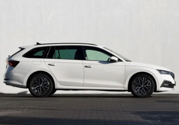 Skoda Octavia III Kombi Facelifting 1.5 TSI ACT 150KM 2020 Skoda Octavia Reflektory LED Kamera Keyless Lane Assist Salon PL FVAT, zdjęcie 2