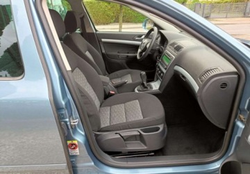 Skoda Octavia II Kombi 1.6 MPI 102KM 2009 Skoda Octavia Skoda Octavia 1.6 Combi Ambiente 1.6 Benzyna 102KM, zdjęcie 22
