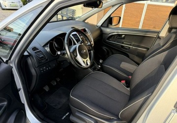 Kia Venga Mikrovan 1.6 DOHC CVVT 125KM 2015 Kia Venga 1,6 125KM Klimatronik Sewis 1Wlasciciel 1.6 Benzyna 125KM, zdjęcie 19